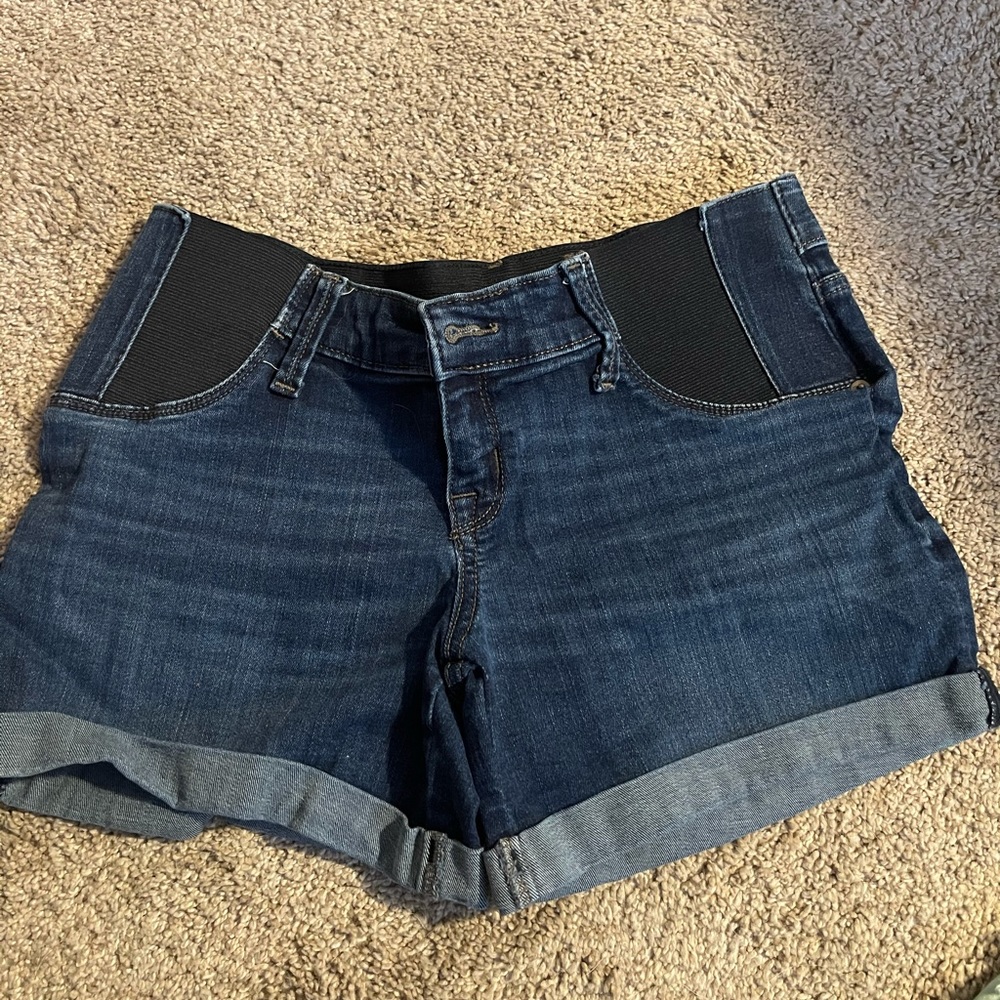 Maternity shorts by Isabel maternity